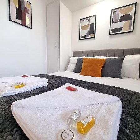 Cosy Apartment Nearby Train Station! Watford  Eksteriør billede