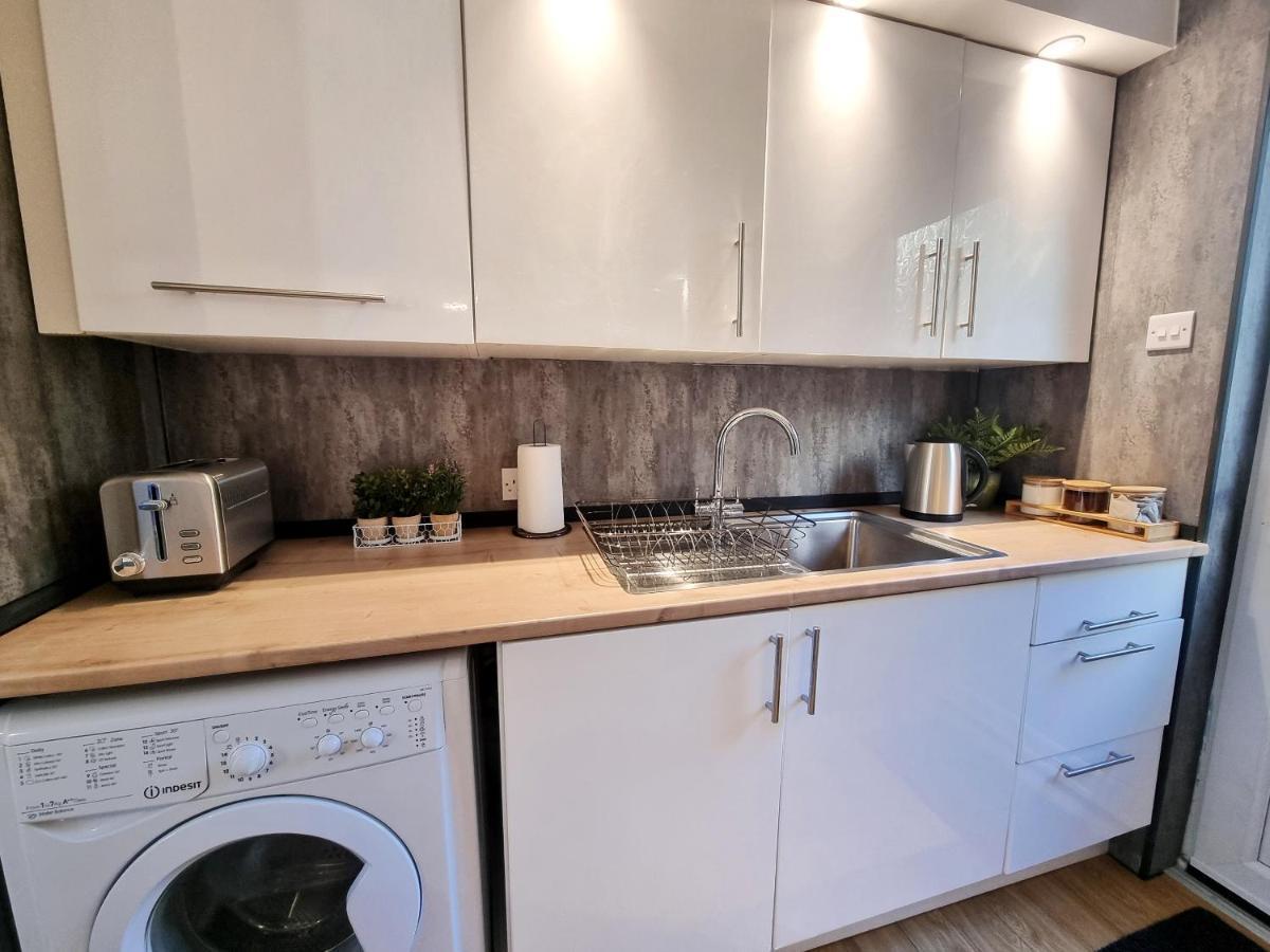 Cosy Apartment Nearby Train Station! Watford  Eksteriør billede