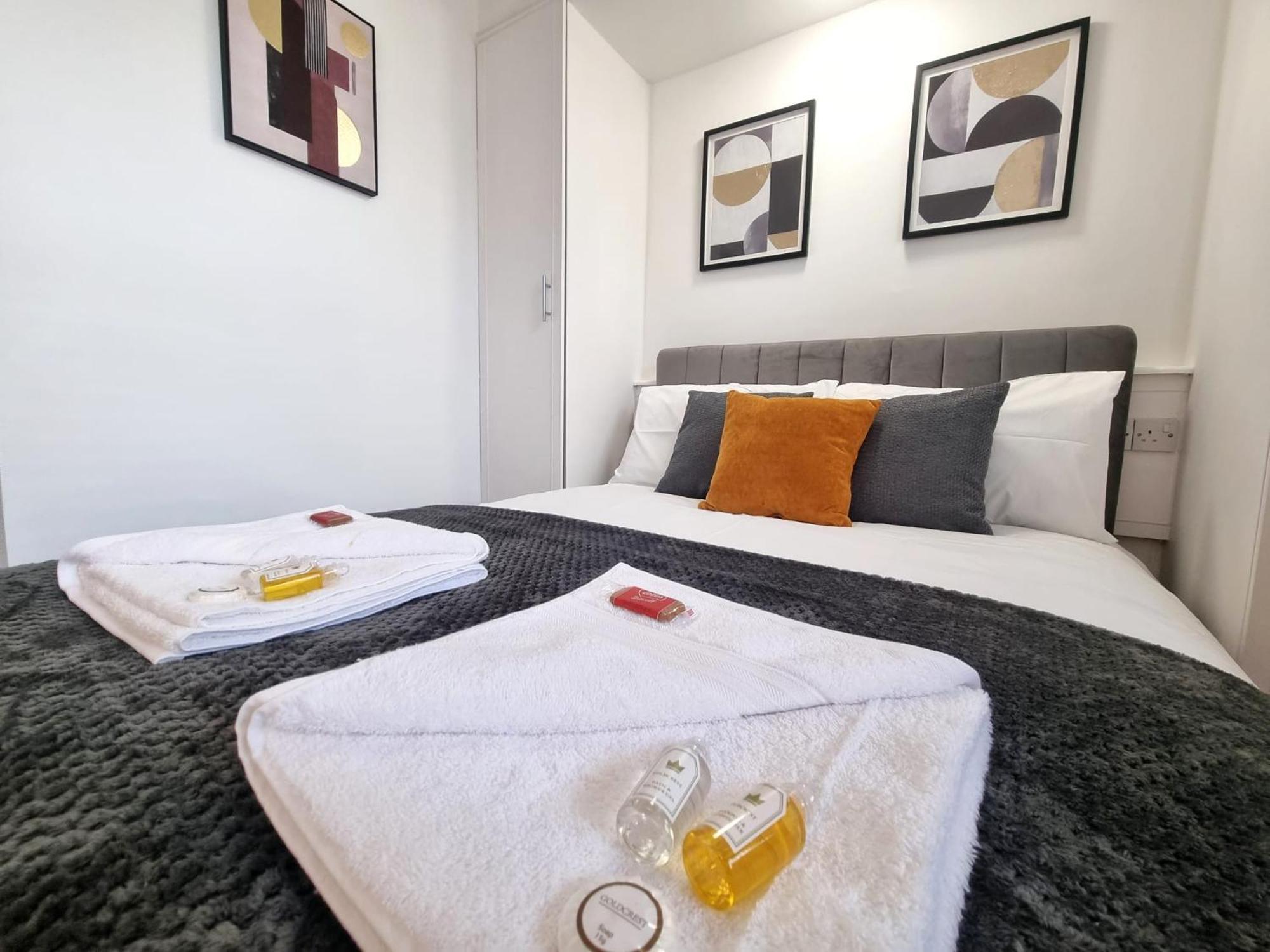 Cosy Apartment Nearby Train Station! Watford  Eksteriør billede